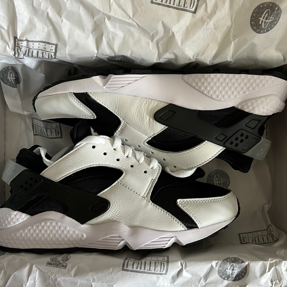 Mens Nikes Huarache - 8.5